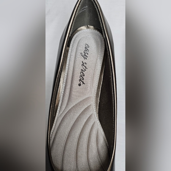 Easy Street Womens Kitten Heels sz 7 Pewter Fabulous Cone Heel Pumps - Picture 5 of 8